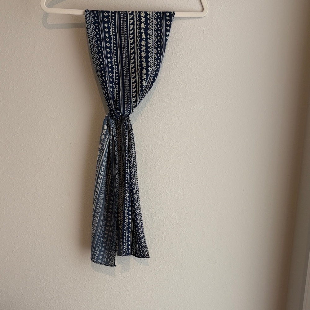 Elegant Blue and White Patterned Scarf